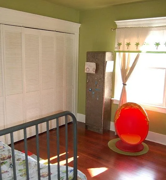742 E Washington Ave — Photo 2