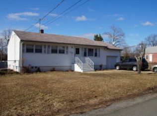 167 Alcorne St, Somerset, NJ 08873