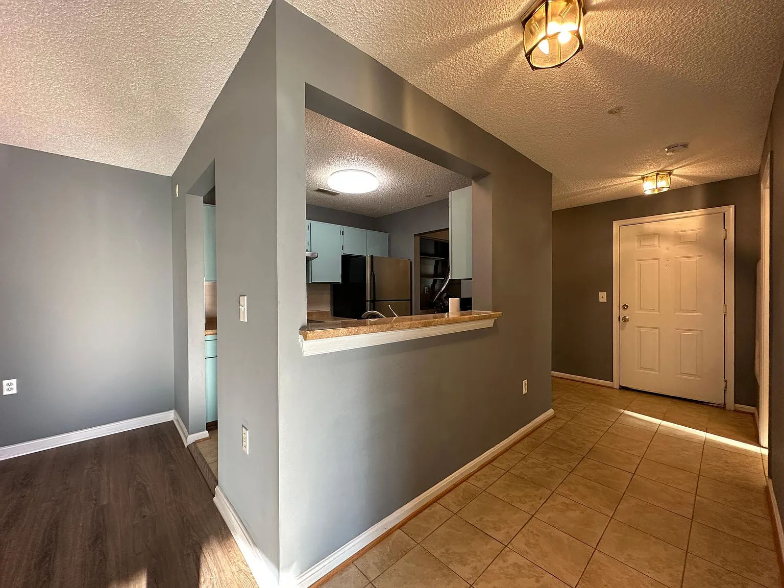 2 bed, 1122 sqft, $1,900 — Photo 2