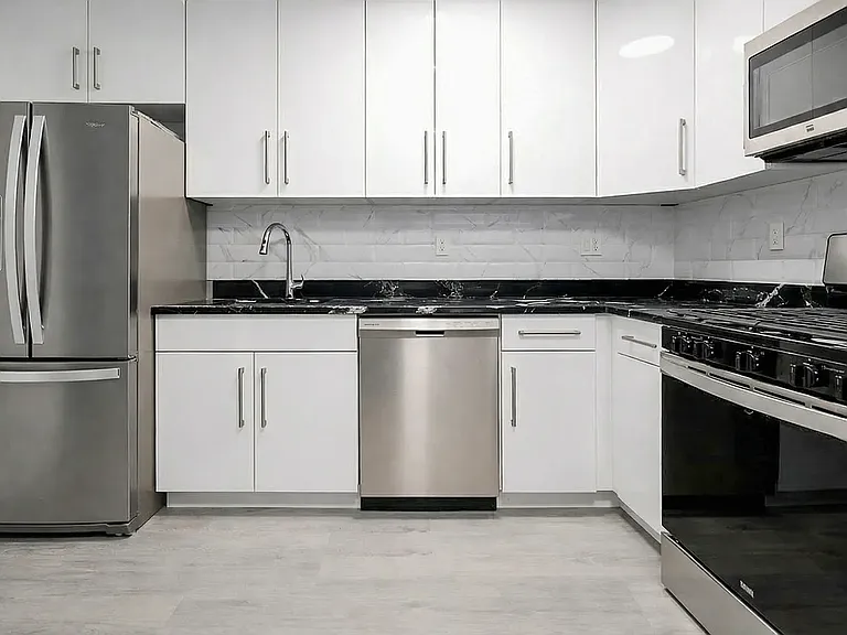142 Huron St #4E — Photo 2