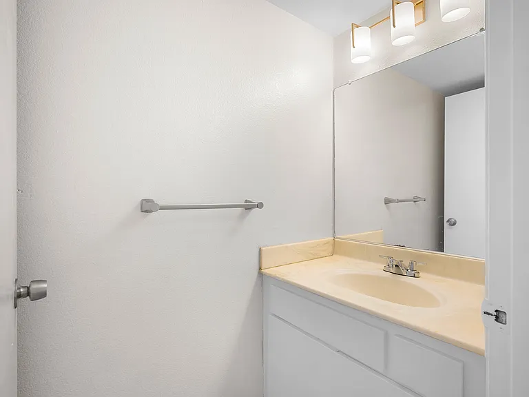 4328 Whitsett Ave #3 — Photo 15