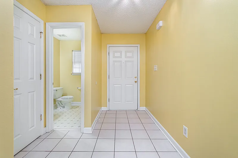 3 bed, 2.5 bath, 1767 sqft, $2,125 — Photo 3