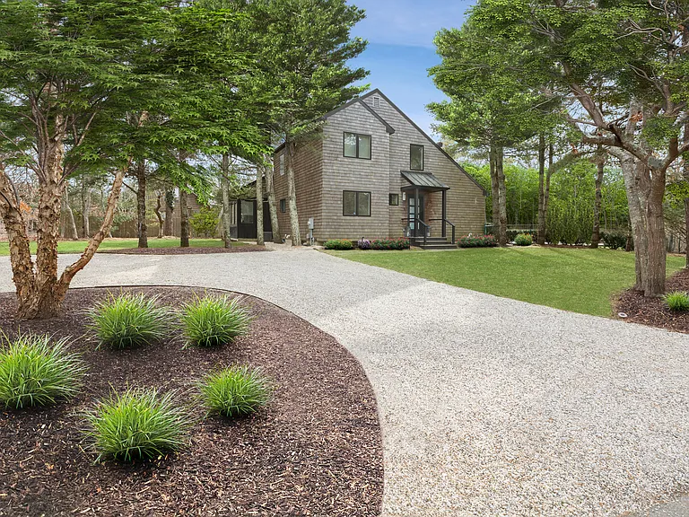 20 Blue Jay Way — Photo 3