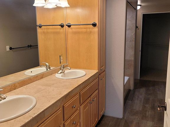 5th image of 318 Capitol Butte Drive #1