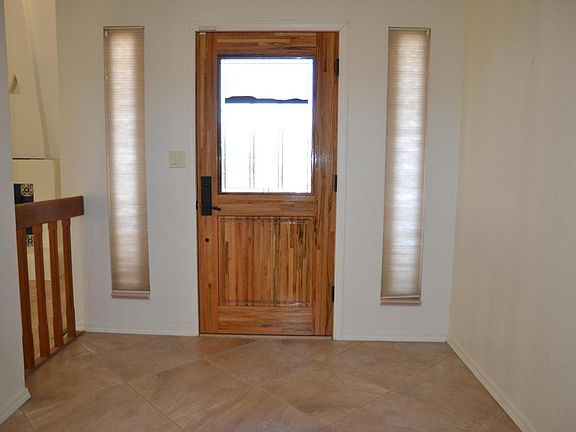 2nd image of 5104 Gaviota NW