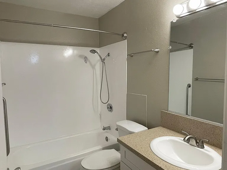 1180 Fulton Ave #1 — Photo 6