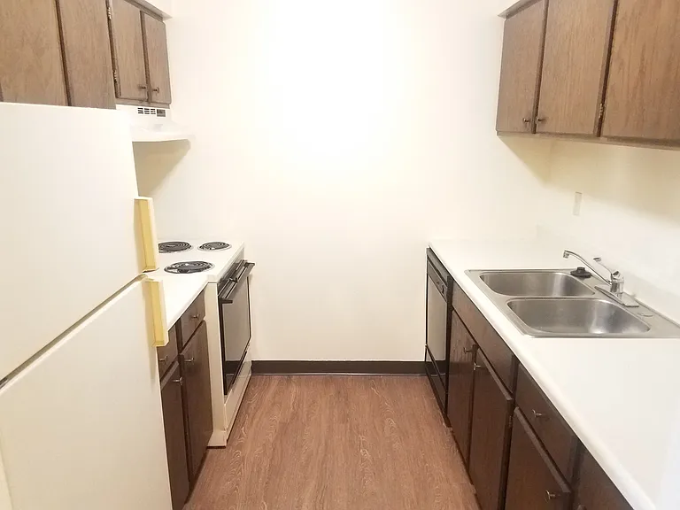 Kimberly Club Apartments — Photo 128