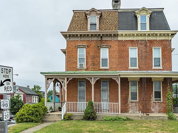 3rd image of 301 Chestnut St