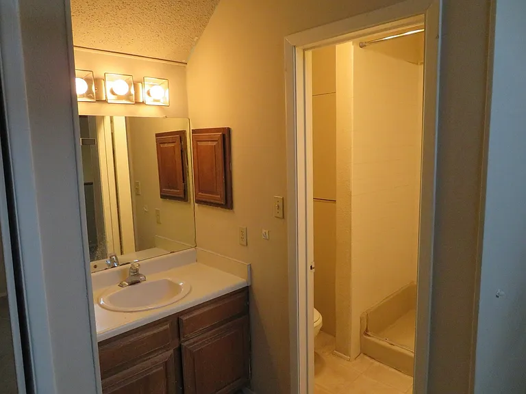 708 Graham Pl #204 — Photo 9