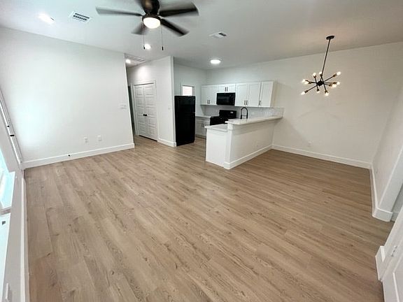 4th image of 7205 Tippett St #A