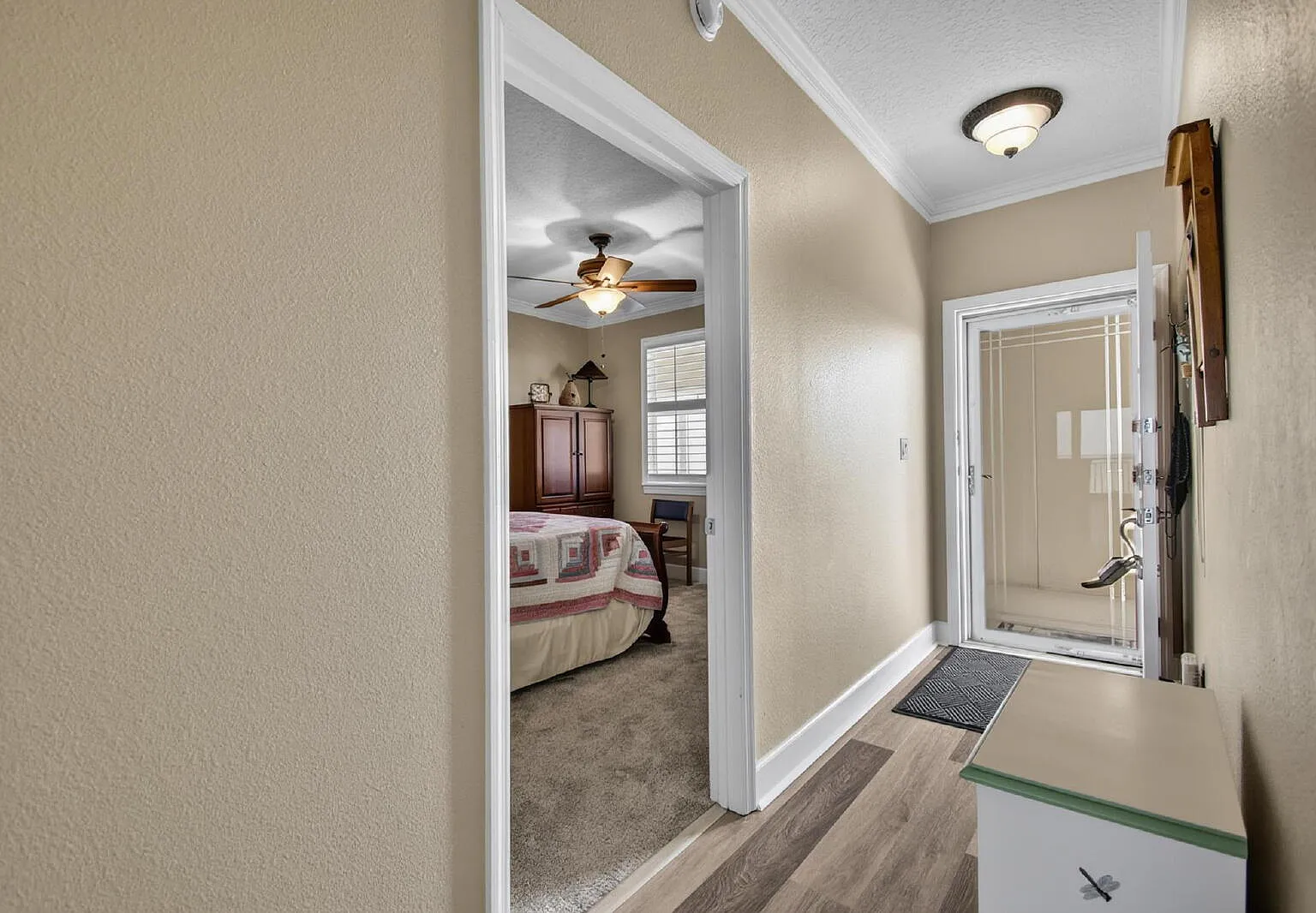 3 bed, 2.0 bath, 1454 sqft, $3,700 — Photo 3