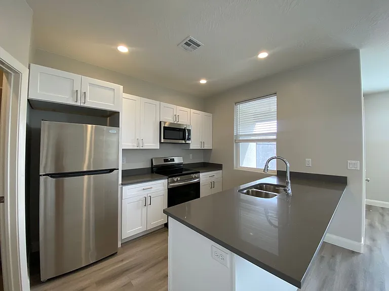 4381 S 1200 W — Photo 7