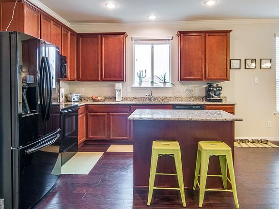 4th image of 7733 Anatolian Way