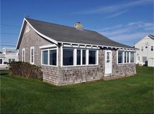 54 Calef Ave, Narragansett, RI 02882