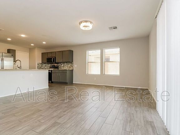 5th image of 15618 W Laurel Ln