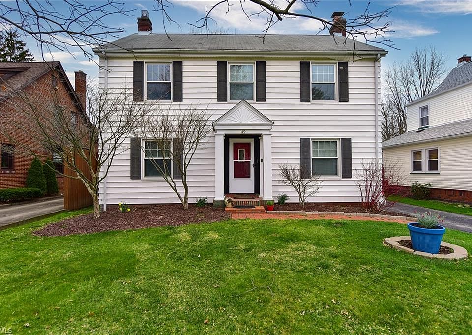 1st image of 42 Pinehurst Ave