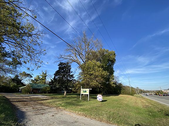 2nd image of 2042 Nashville Pike