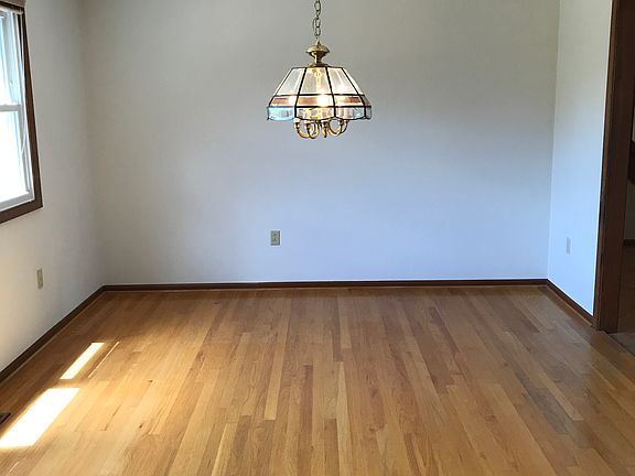 2nd image of 2208 Wild Oak Cres