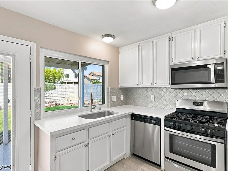 4815 Castle Rock Ct — Photo 13