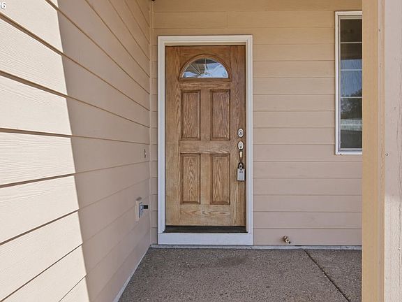 2nd image of 4575 Shipps Pl NE
