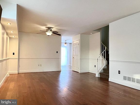 4th image of 2515 Fieldcrest Ave