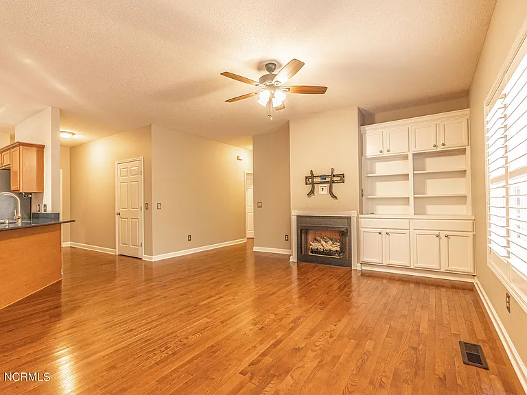 465 Crestview Rd — Photo 35