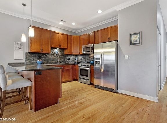 3rd image of 2016 N Western Ave #3