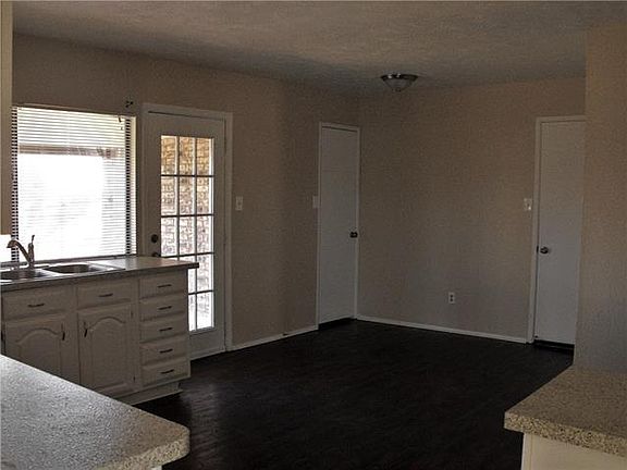 4th image of 4705 Lemmon Ct