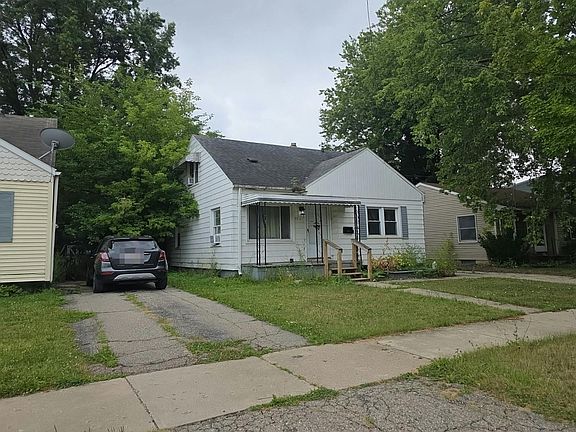 3rd image of 3921 Herrick St