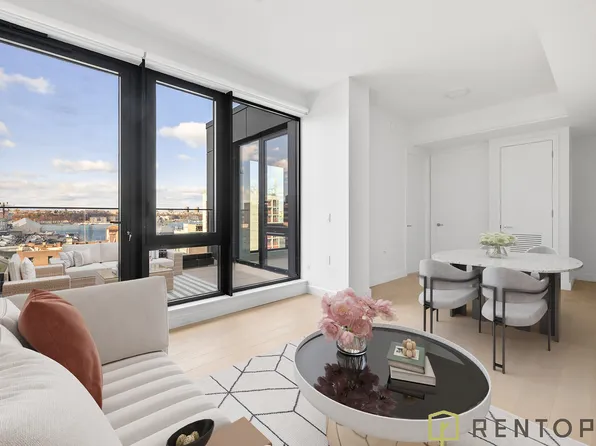 555 West 45th Street image 2 of 27