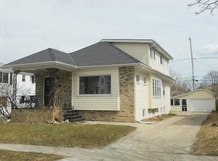 2228 N 69th St, Wauwatosa, WI 53213