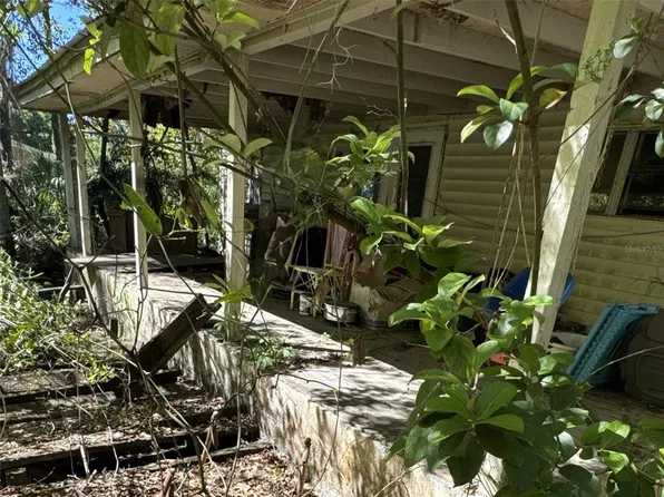 8906 Turkey Creek Rd, Plant City, FL 33567