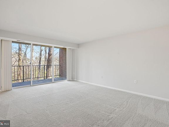 3rd image of 1552 Northgate Sq APT 12B