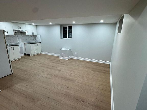 2nd image of 41 Maclaren Ave #Basement