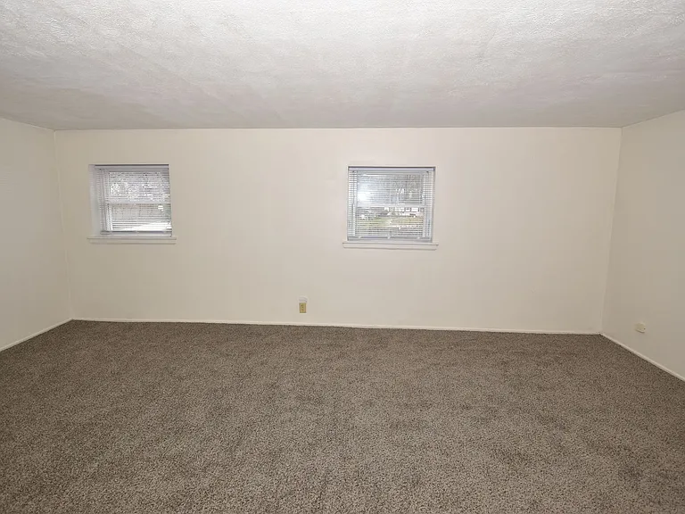 1311 Montgomery Rd — Photo 4