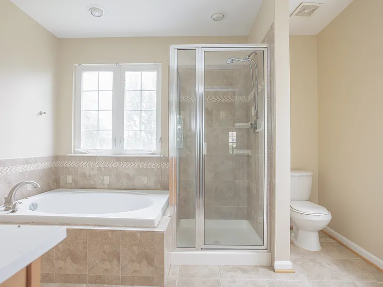 500 Monroe Point Dr — Photo 9