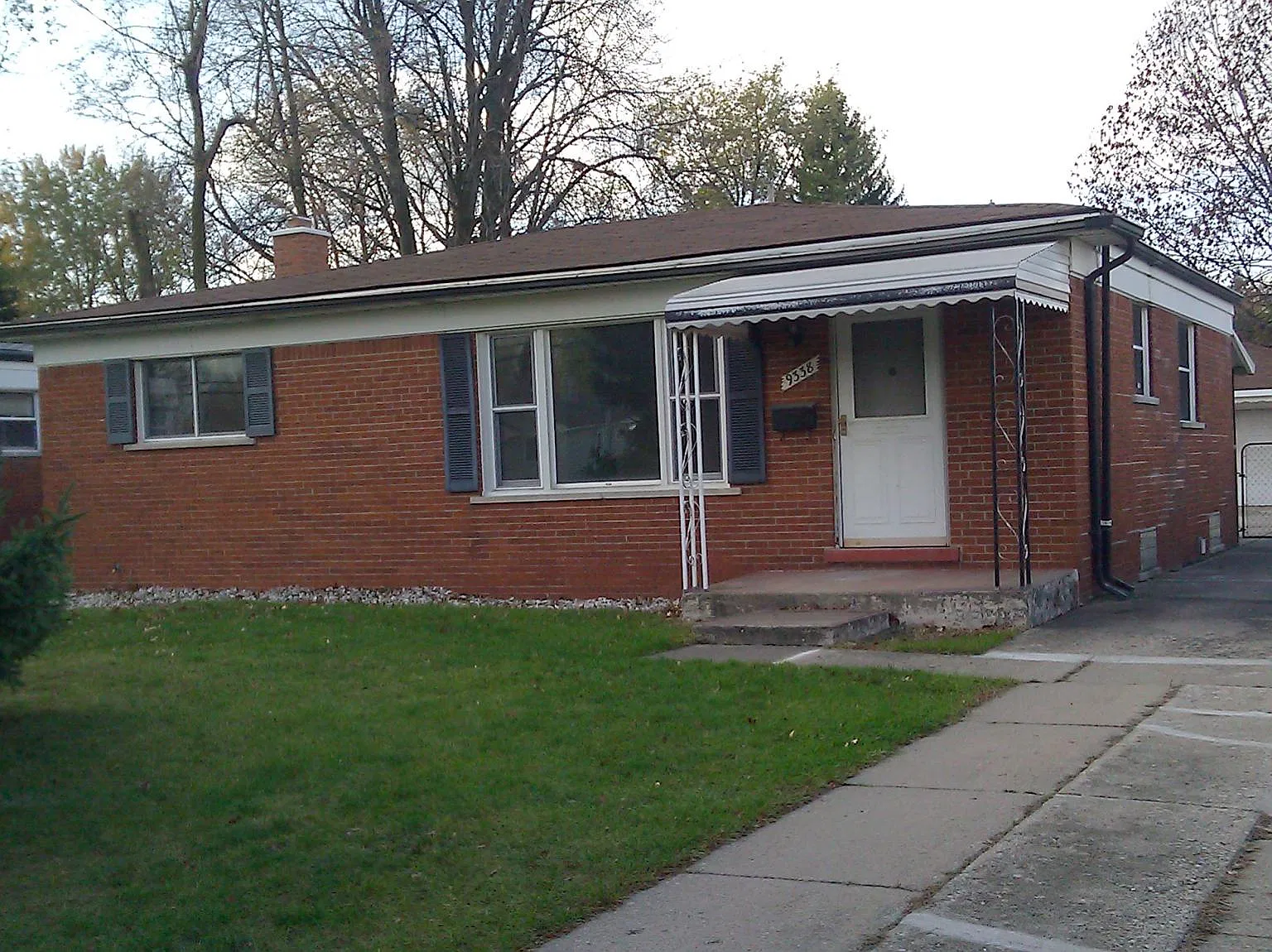 3 bed, 1000 sqft, $1,700 — Photo 1