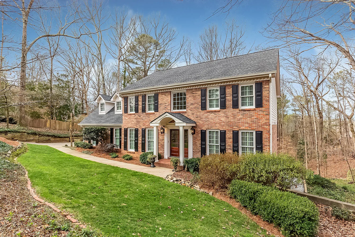330 Skyridge Dr photo 1