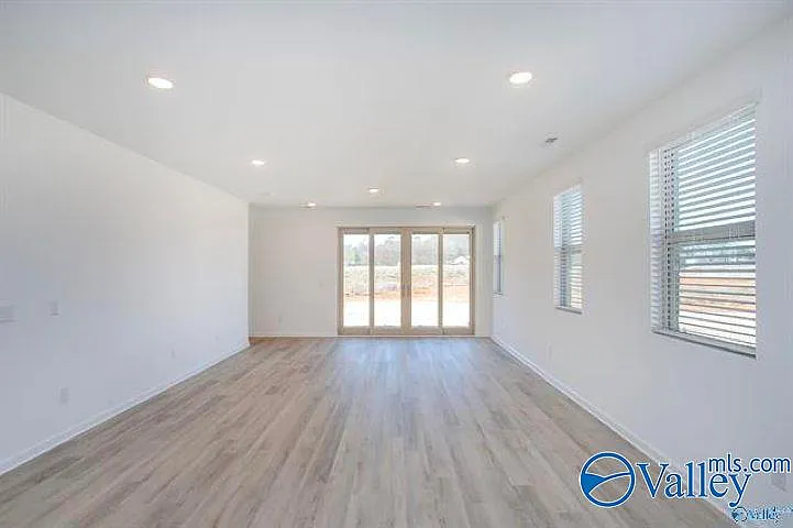 103 Cavern Ct — Photo 11