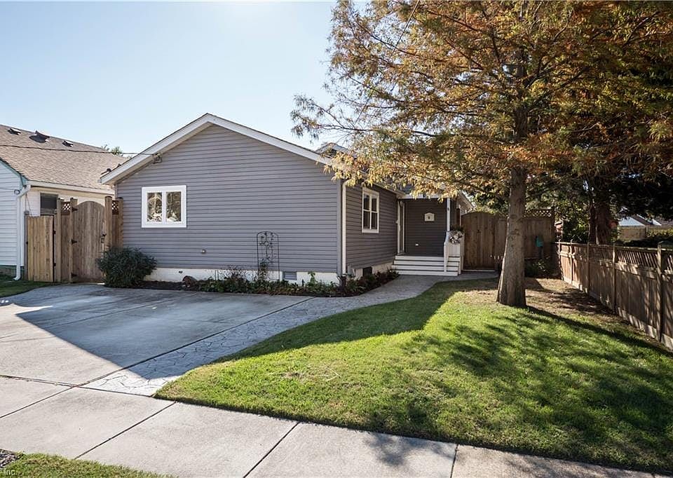 1st image of 528 Pinewood Dr