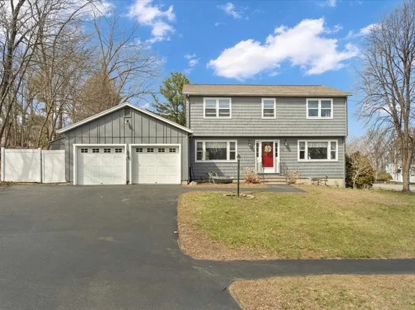 136 Winthrop Ln, Holden, MA 01520