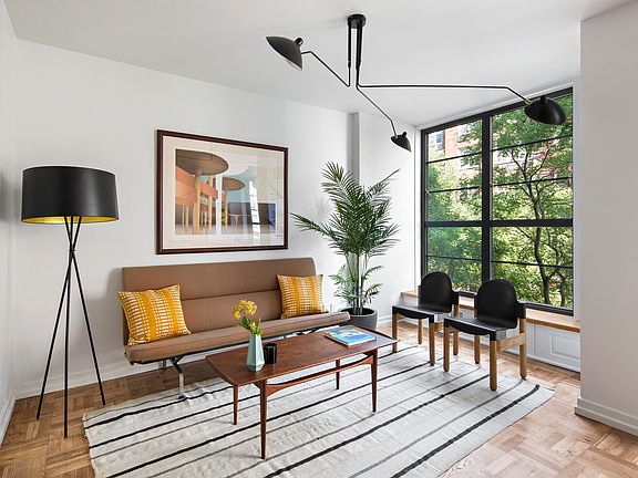 3rd image of 37 W 12th St APT 4K