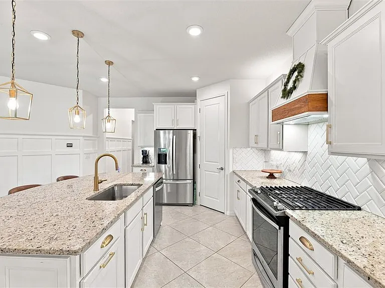 12846 Payton St — Photo 10