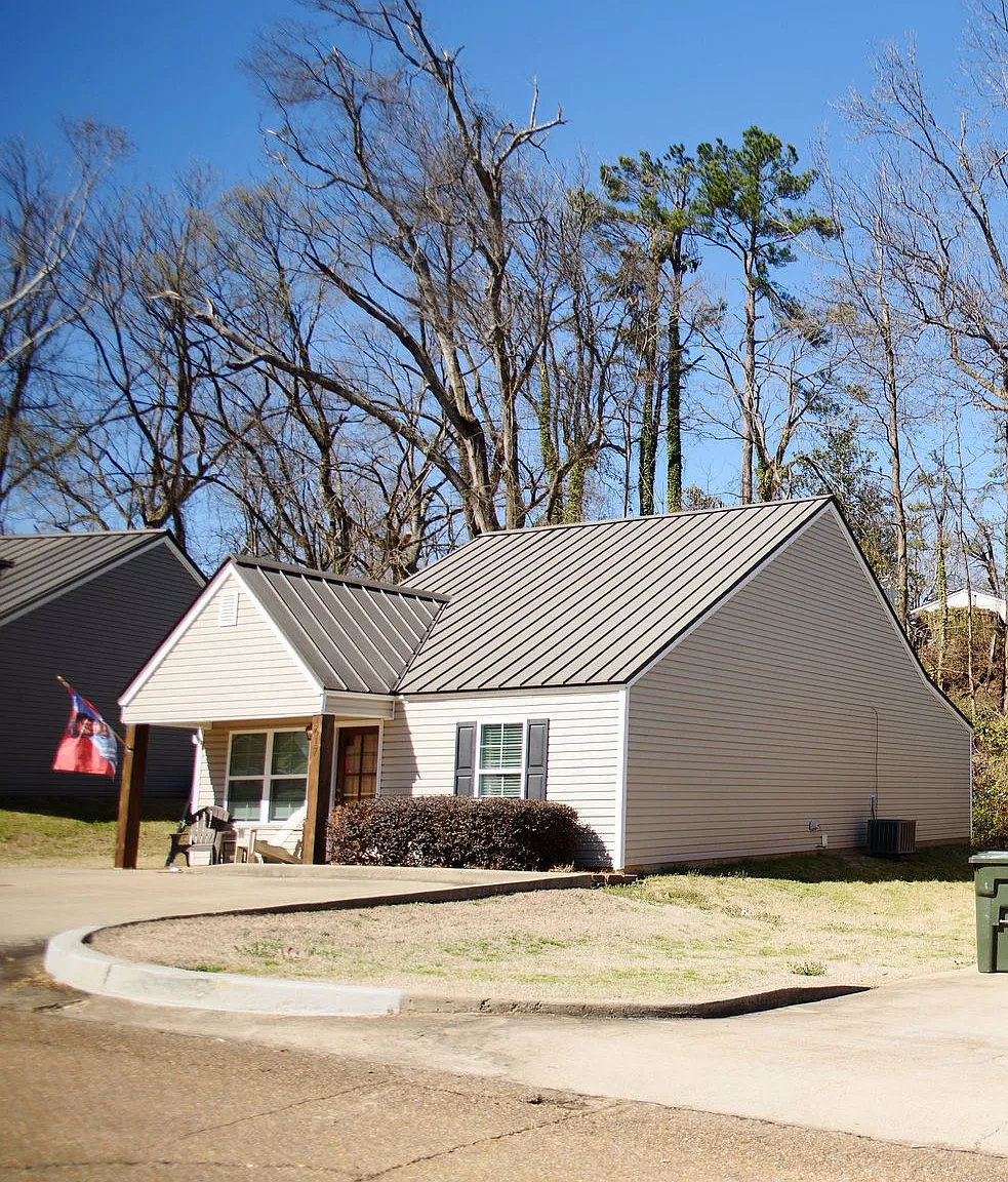 1617 Oxford Place — Photo 1