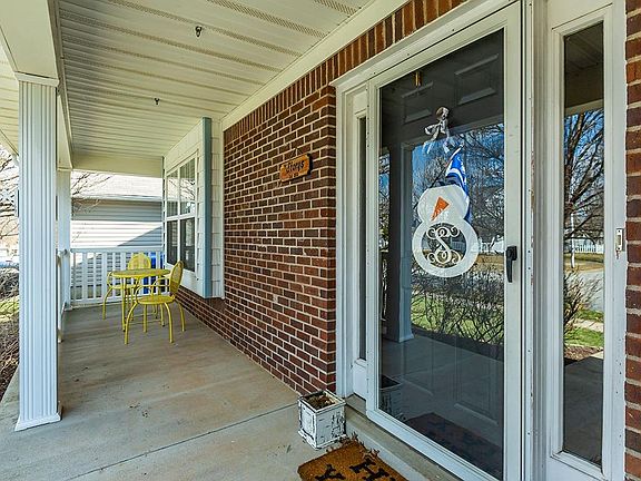 3rd image of 3836 Landridge Dr