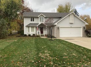 366 Carrollwood Dr, Youngstown, NY 14174