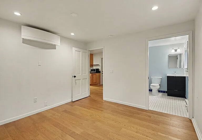14026 Meridian Ave N — Photo 8