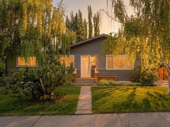 723 N 75th Ave SW, Calgary, AB T2V 0S4