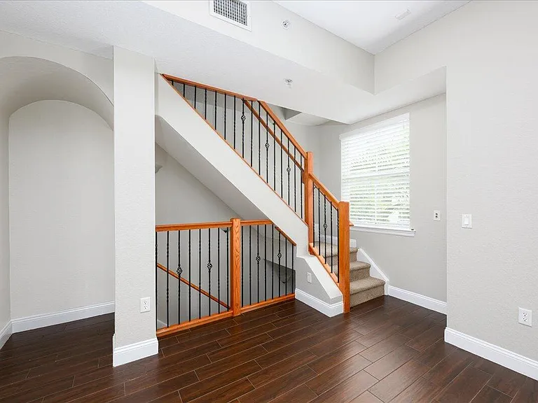 538 NE 7th Ave #1 — Photo 9