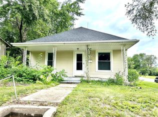 1023 E 3rd St, Maryville, MO 64468